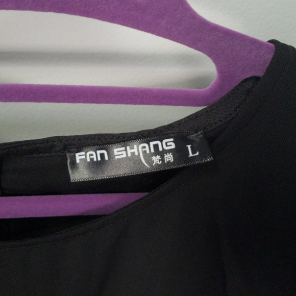 3/30 Black short sleeved dress with color insert - Picture 4 of 4